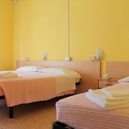 קרביה Hotel Ninfea מראה חיצוני תמונה
