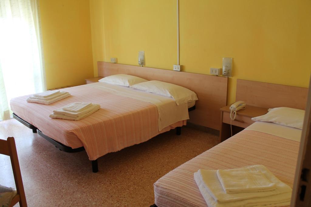 קרביה Hotel Ninfea מראה חיצוני תמונה