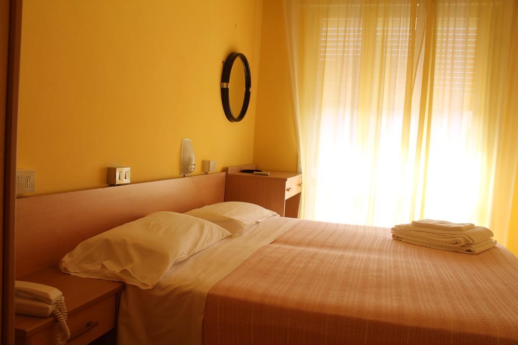 קרביה Hotel Ninfea מראה חיצוני תמונה