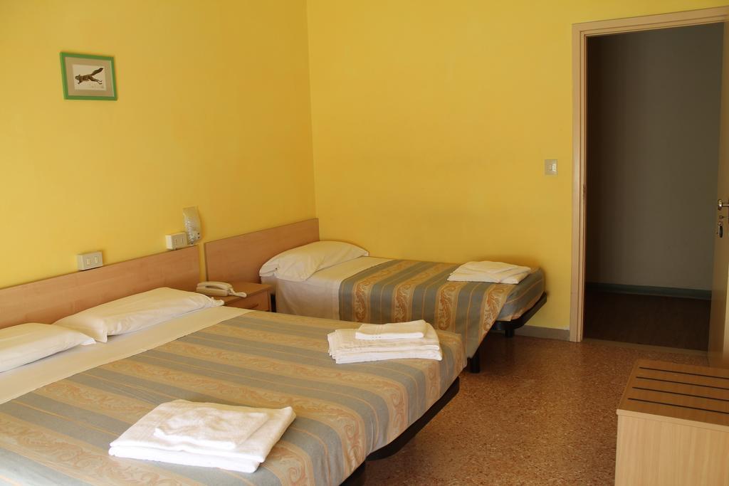 קרביה Hotel Ninfea מראה חיצוני תמונה