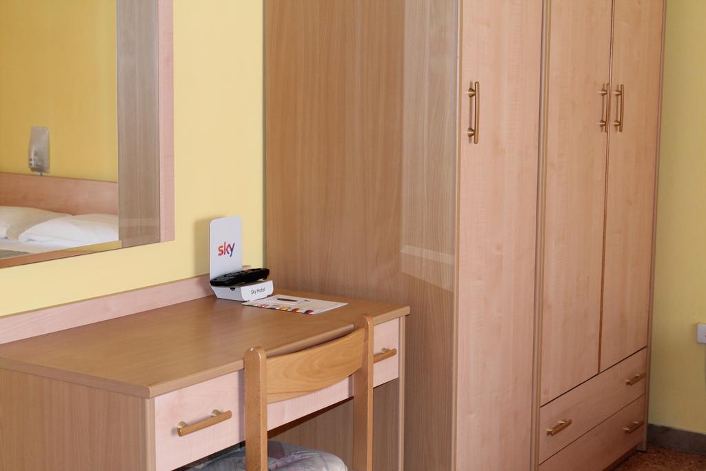 קרביה Hotel Ninfea מראה חיצוני תמונה