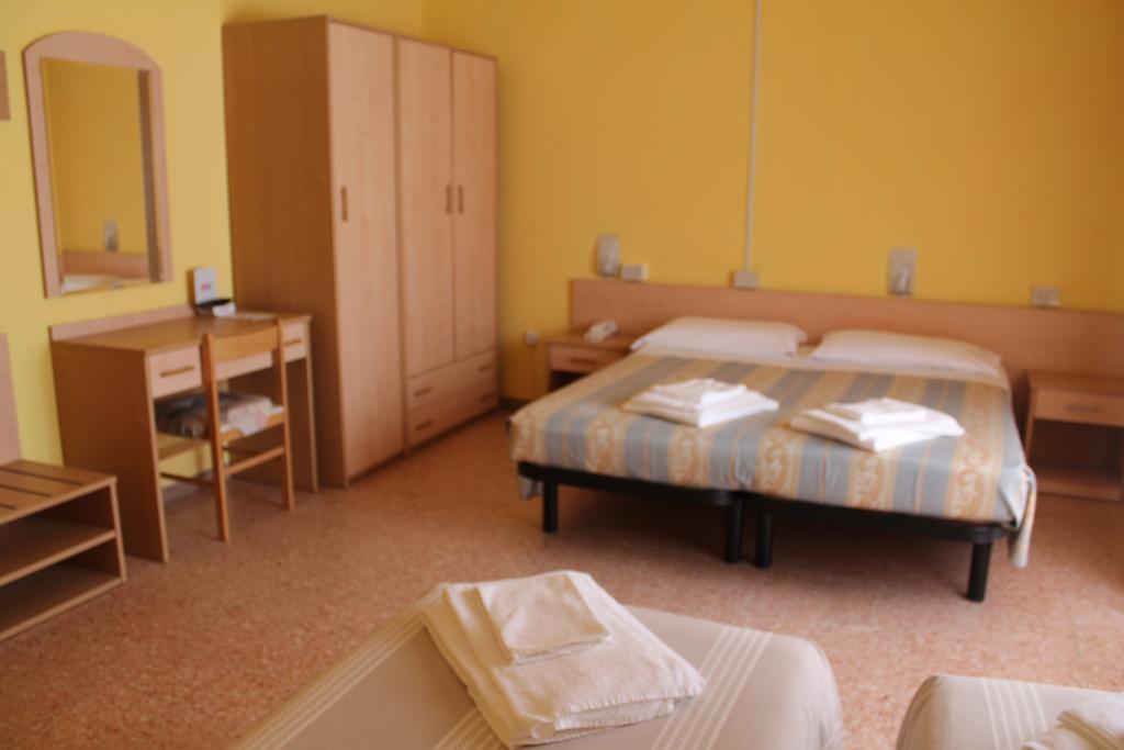 קרביה Hotel Ninfea מראה חיצוני תמונה