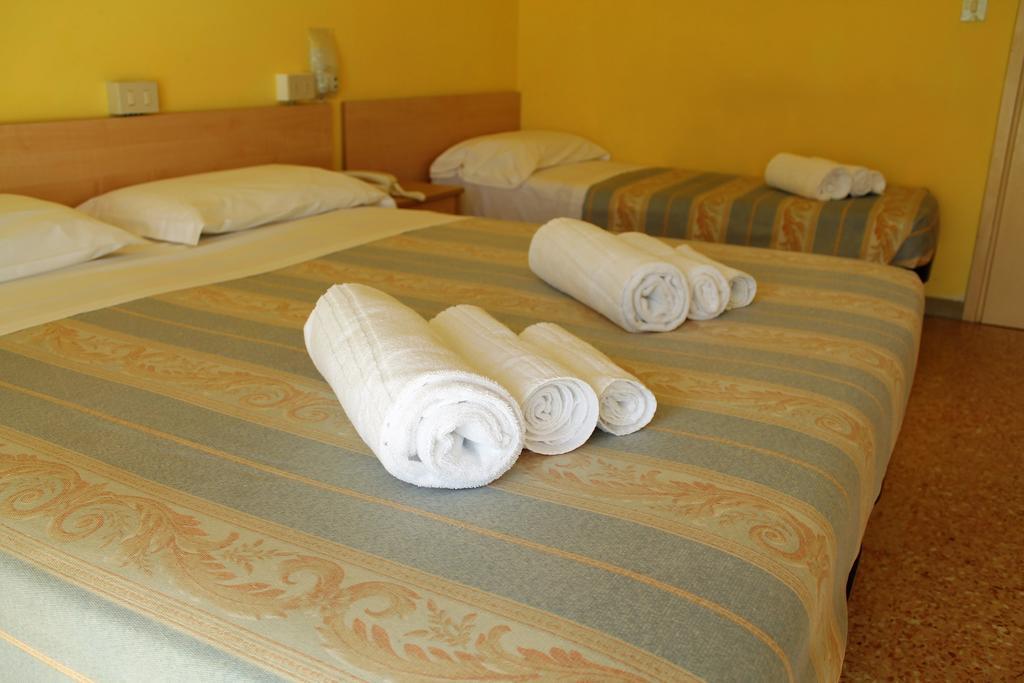 קרביה Hotel Ninfea מראה חיצוני תמונה