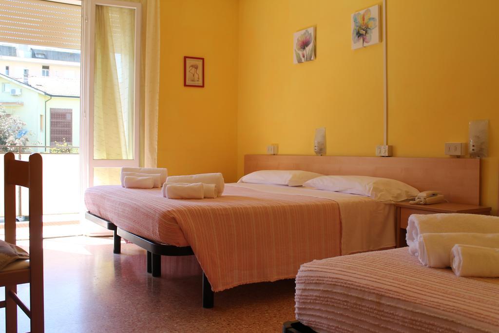 קרביה Hotel Ninfea מראה חיצוני תמונה