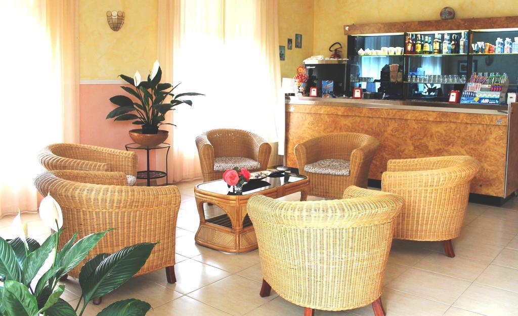 קרביה Hotel Ninfea מראה חיצוני תמונה