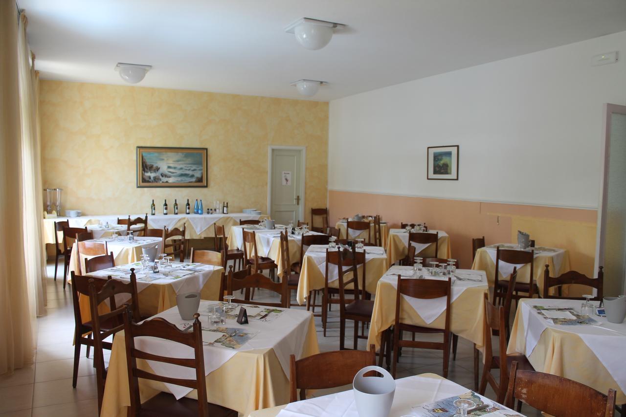 קרביה Hotel Ninfea מראה חיצוני תמונה