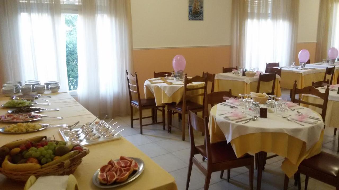 קרביה Hotel Ninfea מראה חיצוני תמונה