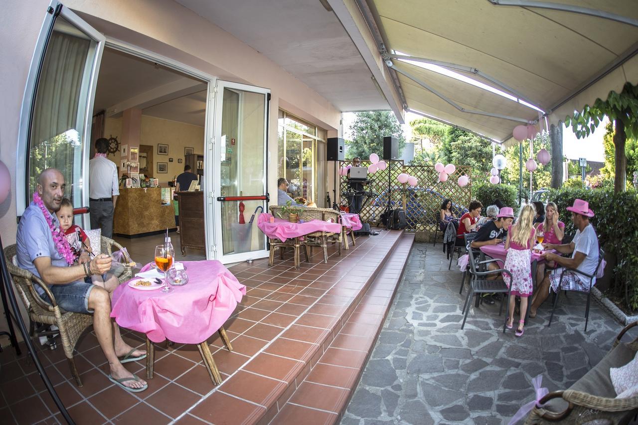 קרביה Hotel Ninfea מראה חיצוני תמונה