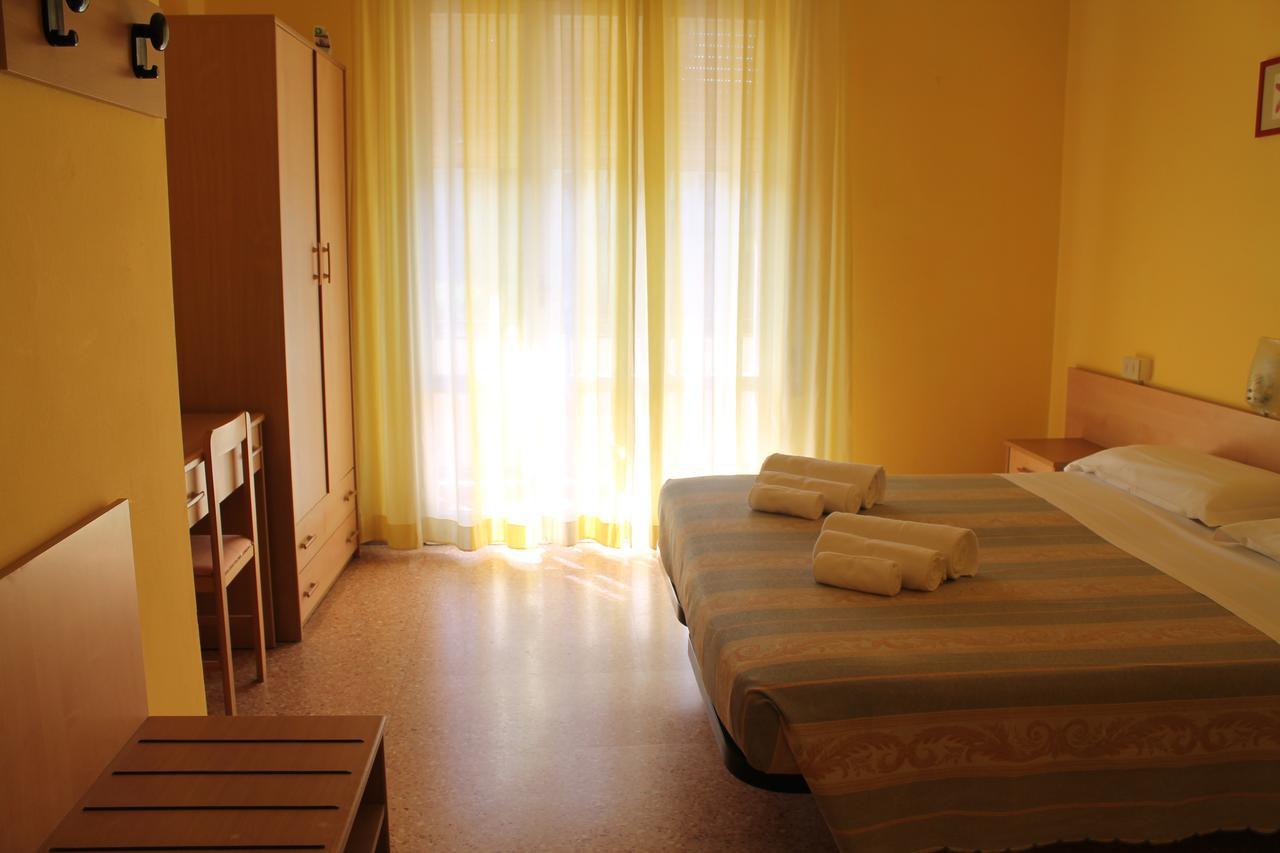 קרביה Hotel Ninfea מראה חיצוני תמונה