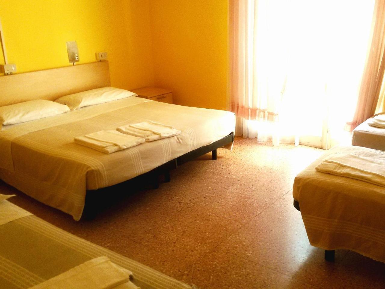 קרביה Hotel Ninfea מראה חיצוני תמונה